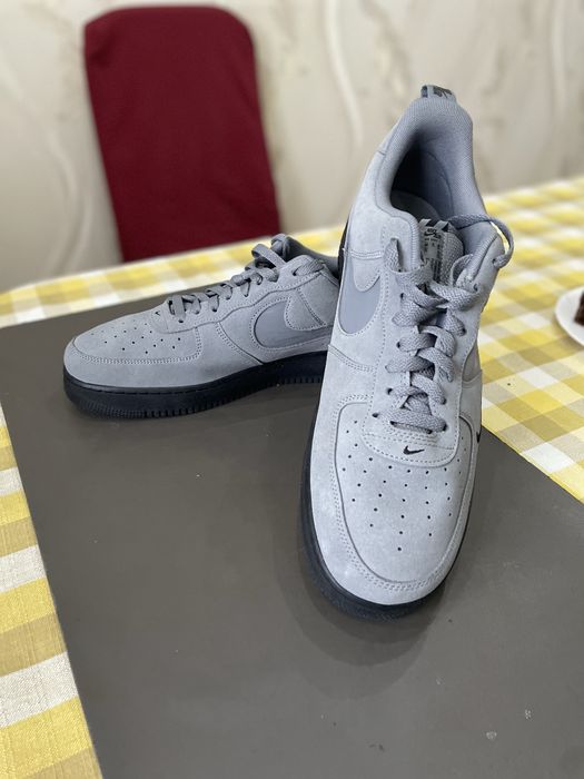Кросівки чоловічі Nike Air Force 1 Low Jewel Suede Grey HQ3827-001