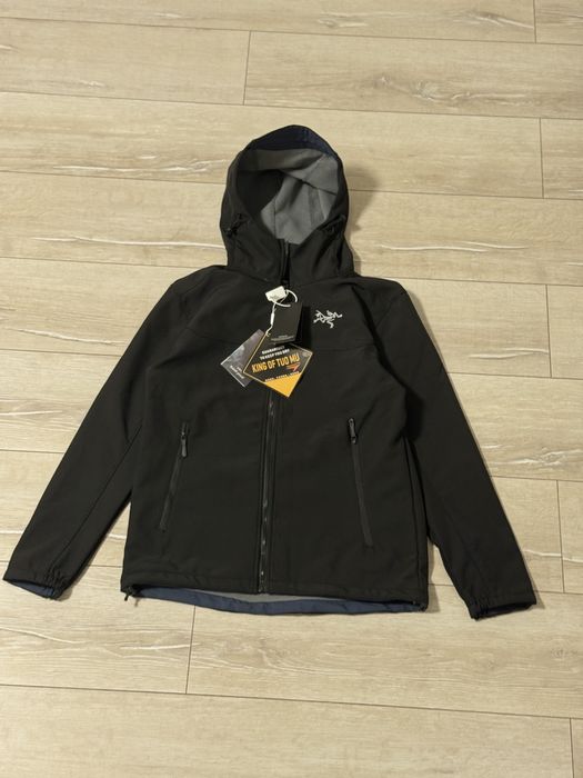 Ветровка Arc’teryx S-M розмір