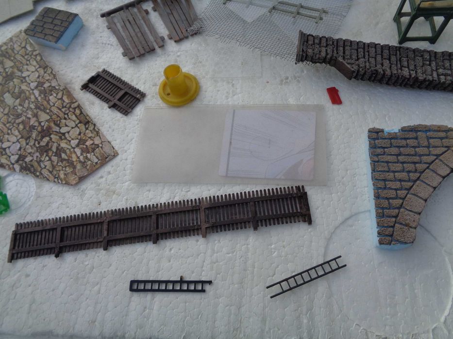 Lote de acessórios para bricolar de pista de comboio