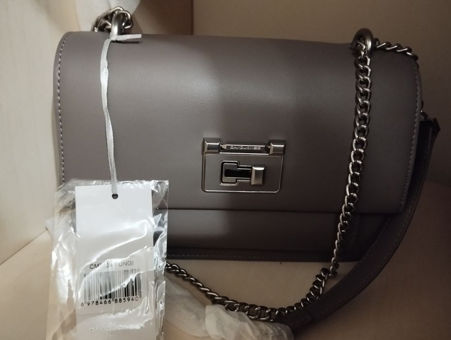 Продам сумку David Jones