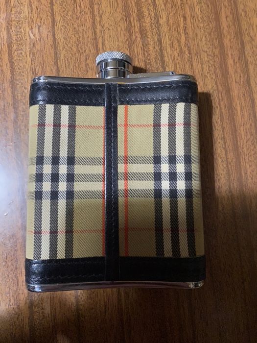 Cantil Burberry - 170ml (6oz)