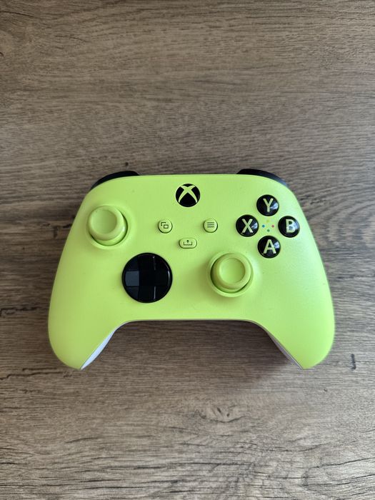 Ігрова консоль Xbox series x 1 tb + 2 геймпада + ігри