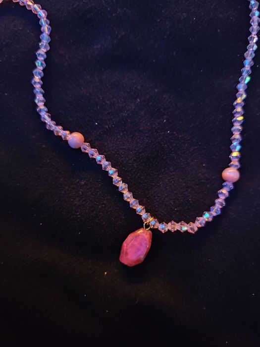 Ręcznie robiony naszyjnik z kwarcem różowym