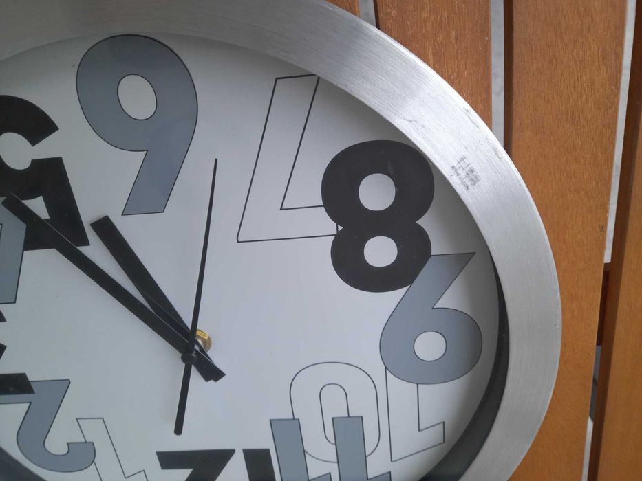 Relógio parede cinzento