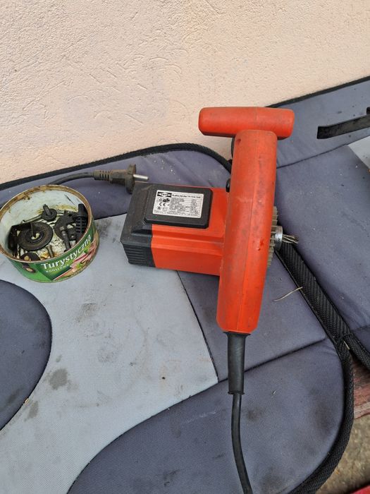 Pilarka elektryczna TOYA uszkodzona , silnik sprawny.