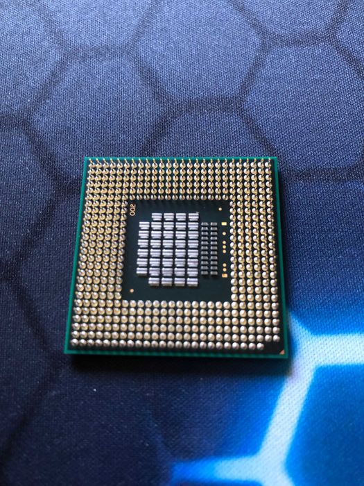 Intel Core 2 Duo T7700 2,4 GHz / 4M / 800