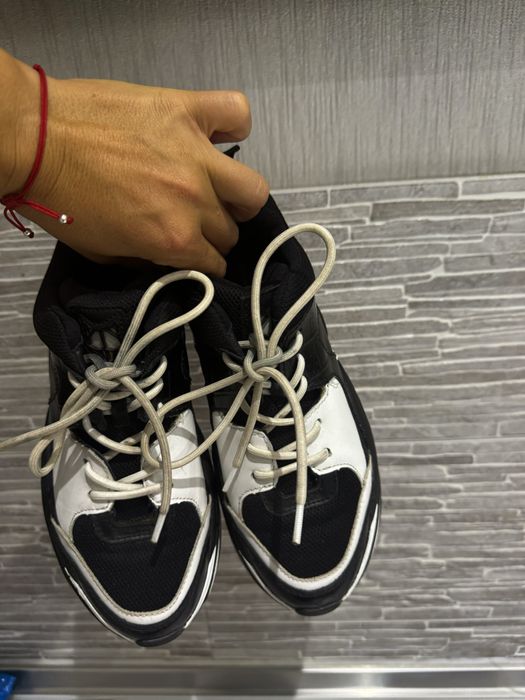 Продам кроссовки Naked Wolfe