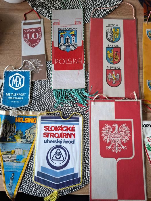 Proporczyki kolekcjonerskie 16 sztuk