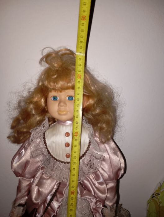 Boneca de porcelana colecionável – estilo vintage