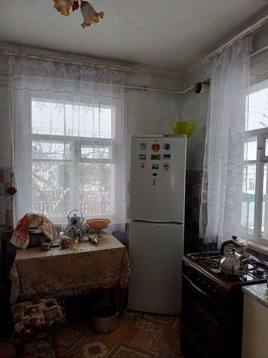 Продається 2-поверховий цегляний будинок м. Тараща