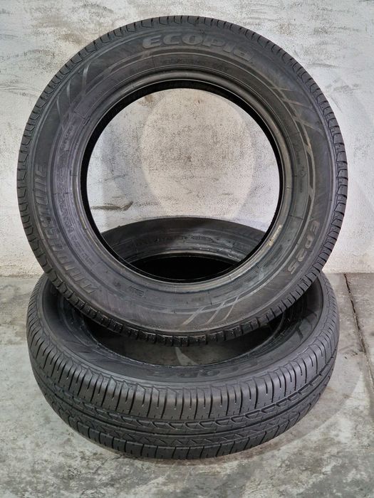 2 Pneus 185/65R15 BRIDGESTONE Semi Novos