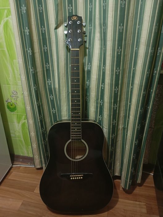 Гитара акустическая