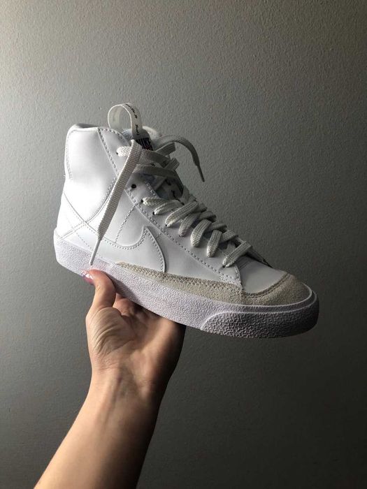 кроссовки женские фирмы Nike