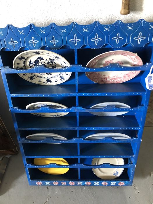 Cantoneira rustica, com pintura manual, baixa de preço