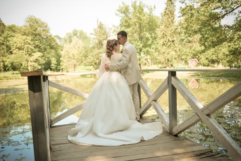 Весільна сукня  від бренду  MERCY