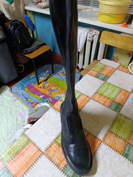 Шкіряне взуття фірмове