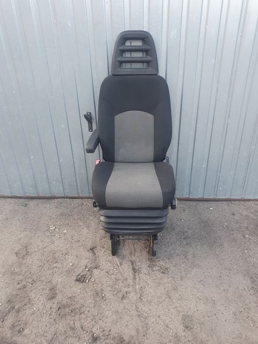 Fotel kierowcy pneumatyczny iveco