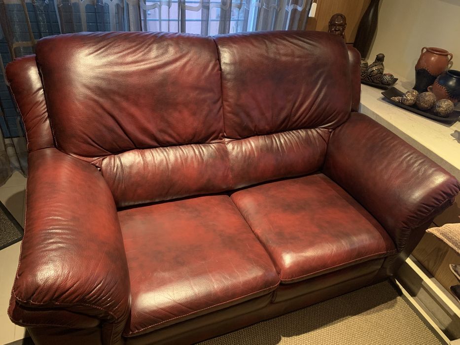 Sofá de pele dois lugares