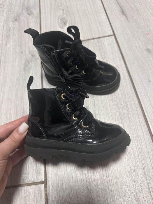 Ботінки на дівчинку hm