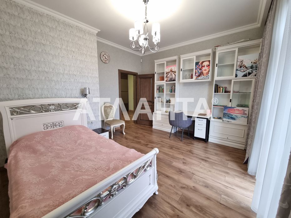 Дом с подвалом на участке 6 соток на  Фонтане