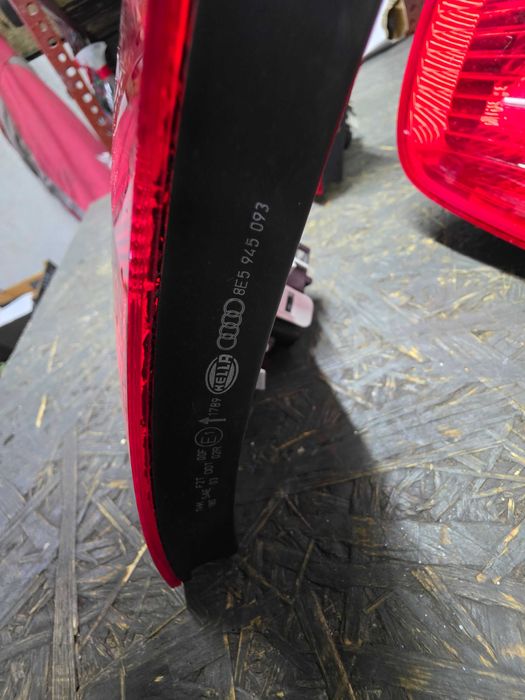 Lampa Audi A4 B7 Sedan Lewy Tył Klapa 8E5.945.093