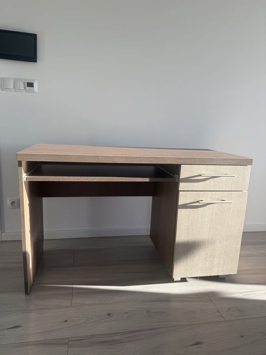 Biurko duże kolor kawa z mlekiem