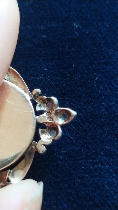 Peças de prata com ouro