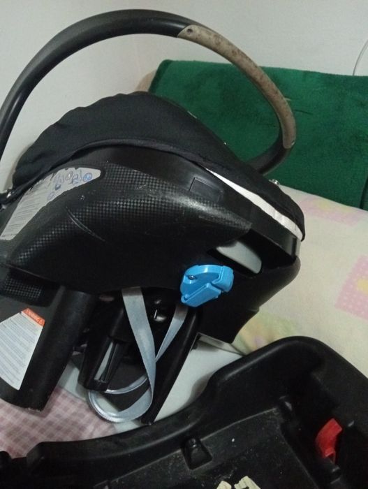 Ovo com isofix da Chicco para carro