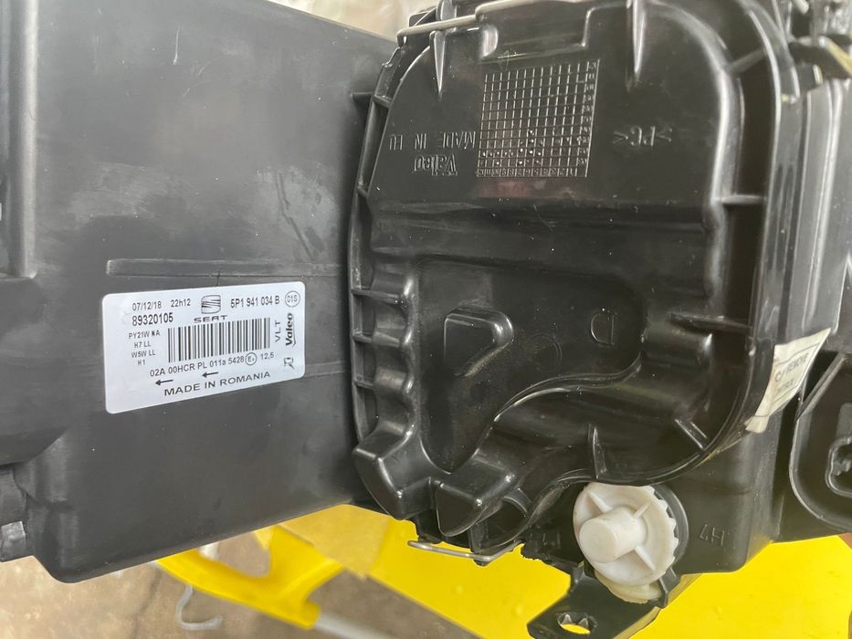 Faróis frontais Seat Altea