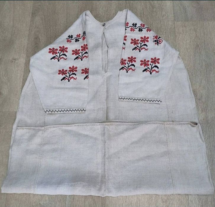 Українська старовинна сорочка вишиванка з м'якого домотканого полотна
