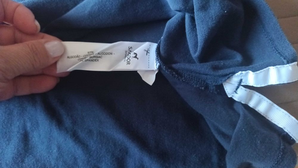 Polo  em azul escuro da Sacoor