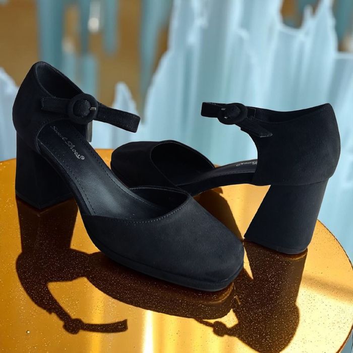 Czarne Sandały na Wygodnym Słupkowym Obcasie z Zakrytym Noskiem