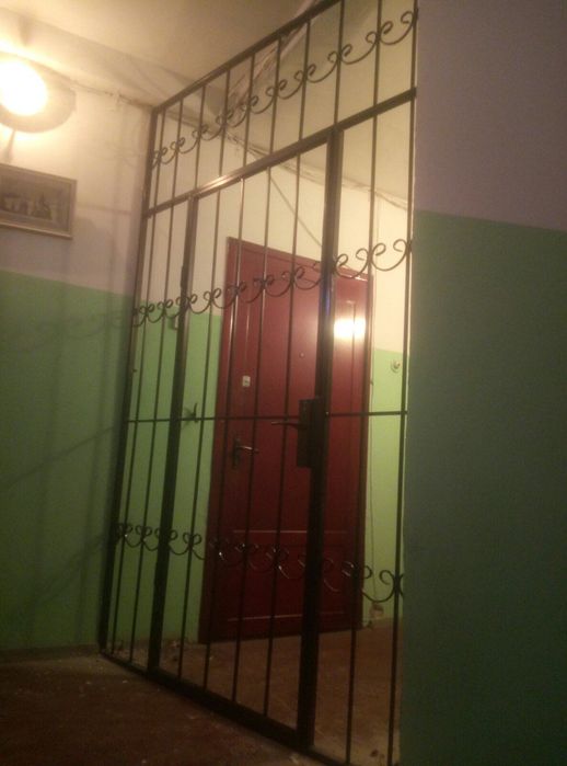 Тамбурная решетка с завитками