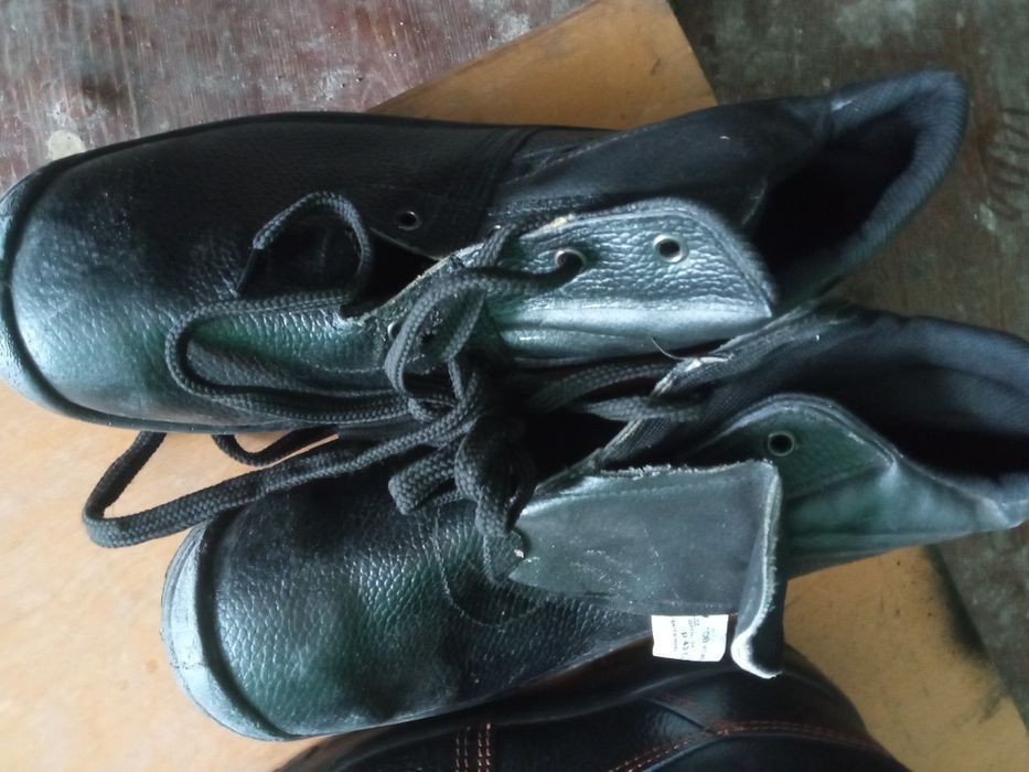 Продам рабочие ботинки