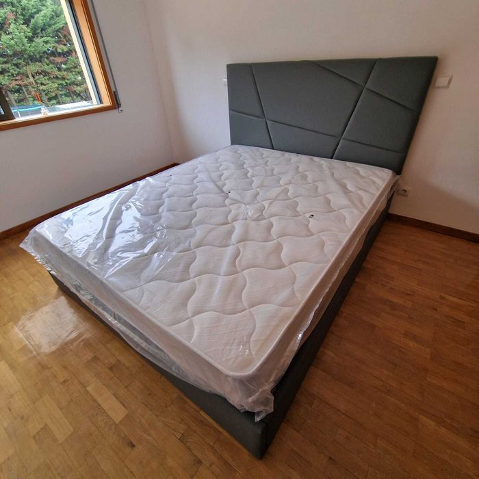 Camas De Casal Estofadas ALTA GAMA - MODELO RISCAS - Top de Gama 190x140m Estrado Incluído!!