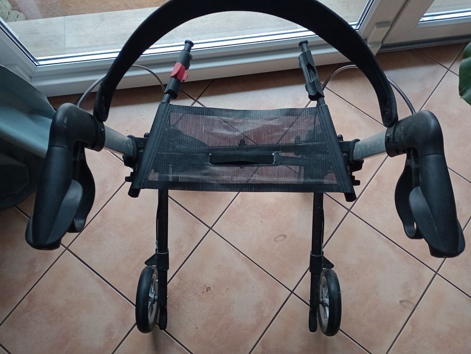 Balkonik Rolator Chodzik KarbonFirma Athlon