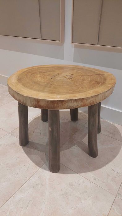 Mesa de apoio da AREA STORE - Teca Natural