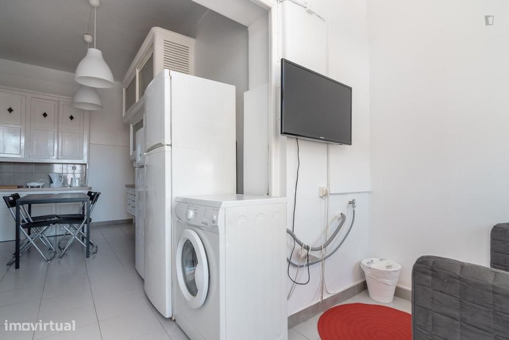 Quarto - localizado em Intendente Lisbon
