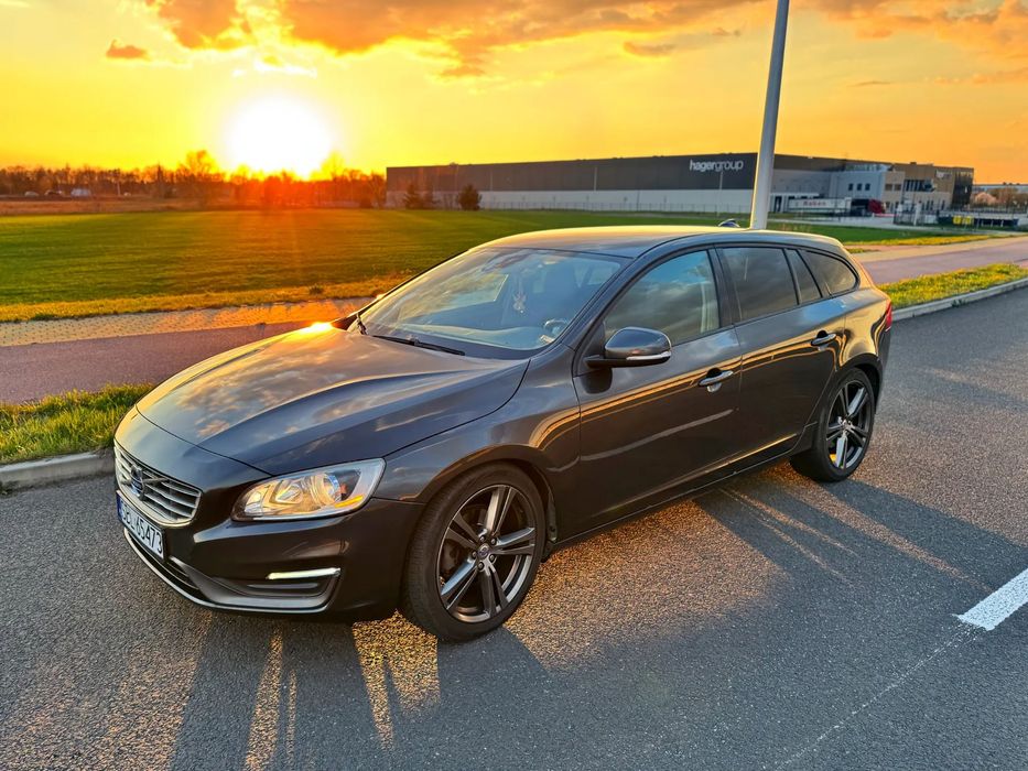 Volvo V60 Prywatne Volvo V60 1.6D 2013 | 195 000 km | Świeży przegląd