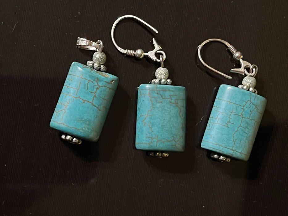 kolczyki i zawieszka