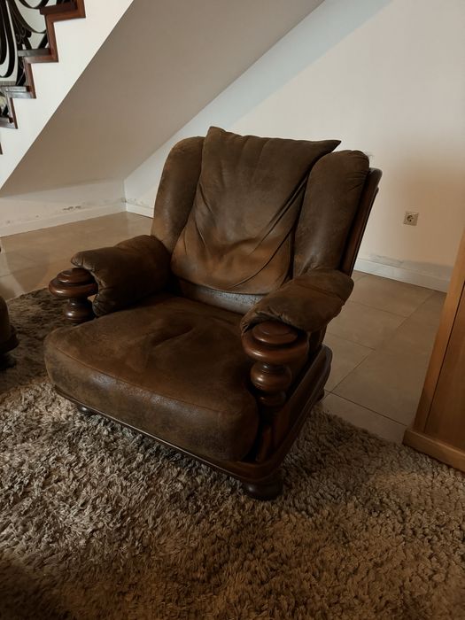 Sofá + 2 poltronas, estilo clássico