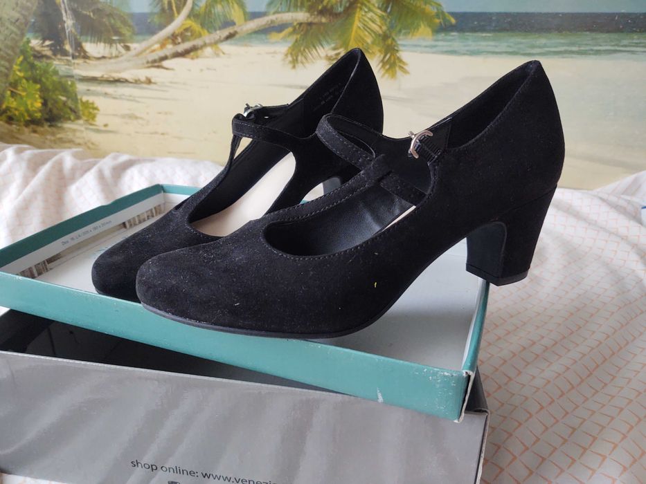 Czółenka czarne zamsz Deichmann