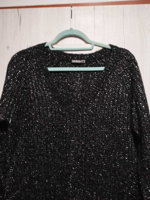 błyszczący sweterek