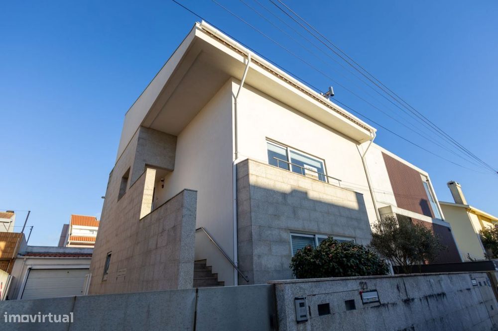 Excelente Andar Moradia T3 duplex/Garagem Fechada e Arrumos/Zona tr...