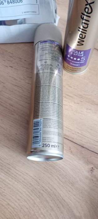 Lakier do włosów Wella