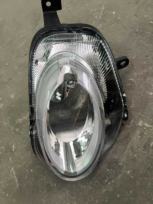 Otica esquerda Fiat 500 L