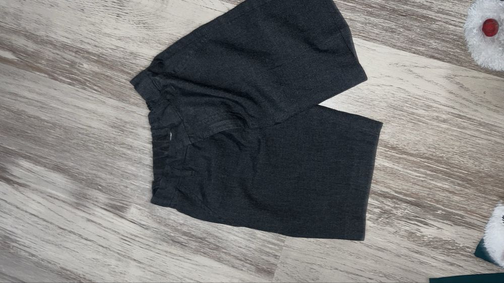 Krótkie szare spodenki 116 chłopiec w stylu Mikołajka retro sesja