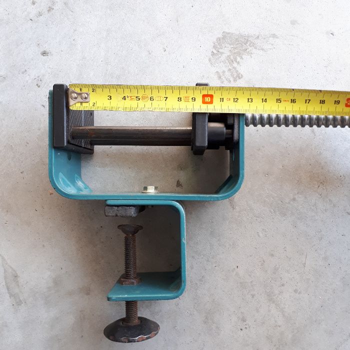 Torno Black & Decker