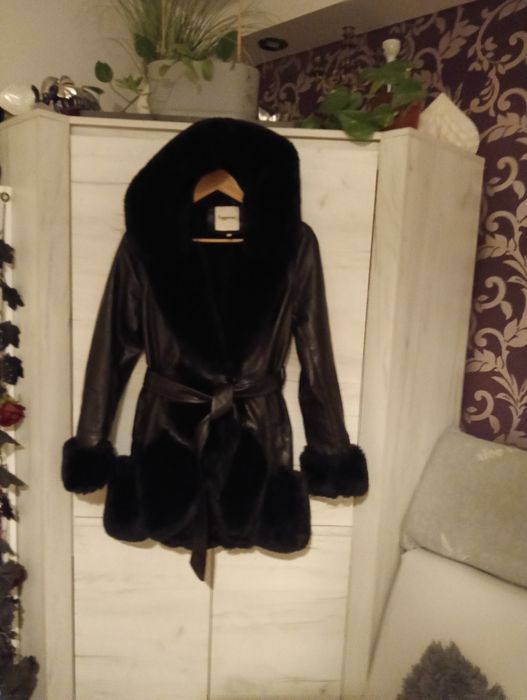 Sprzedam przepiękne futro, płaszcz z eko skóry rozmiar r M