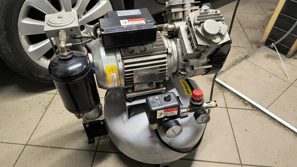 Mirage 100  - sprężarka stomatologiczna z osuszaczem